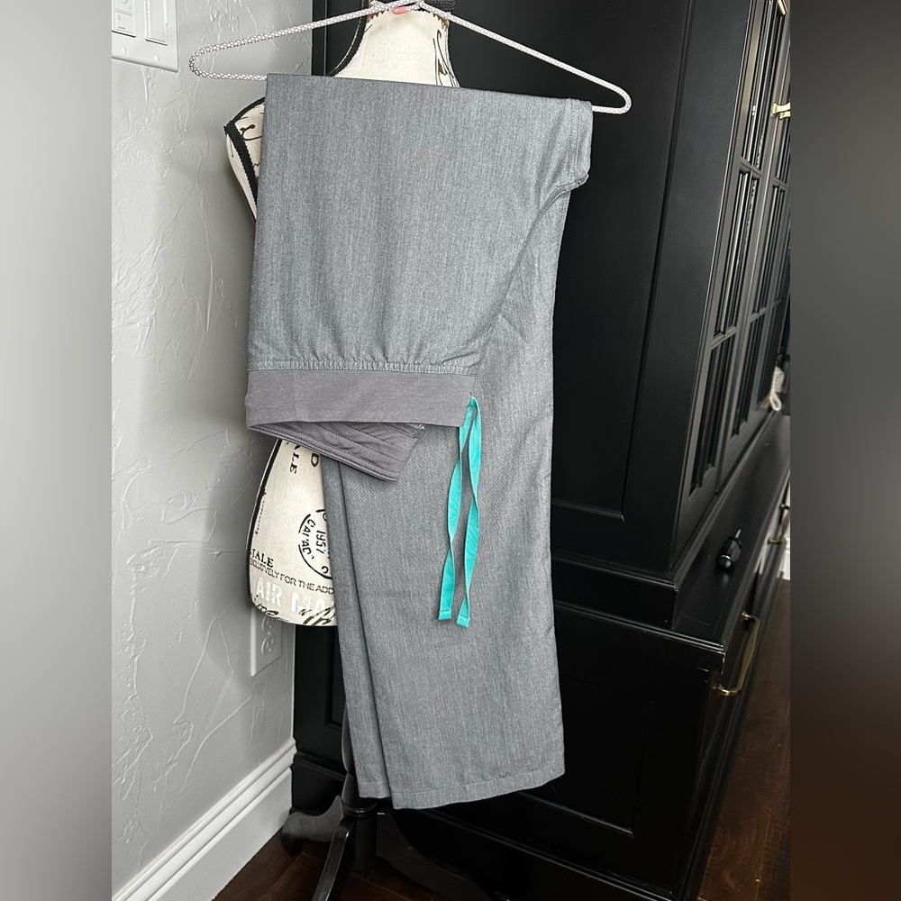 Figs Graphite Basic Straight Leg Scrub Pants, Sma… - image 1